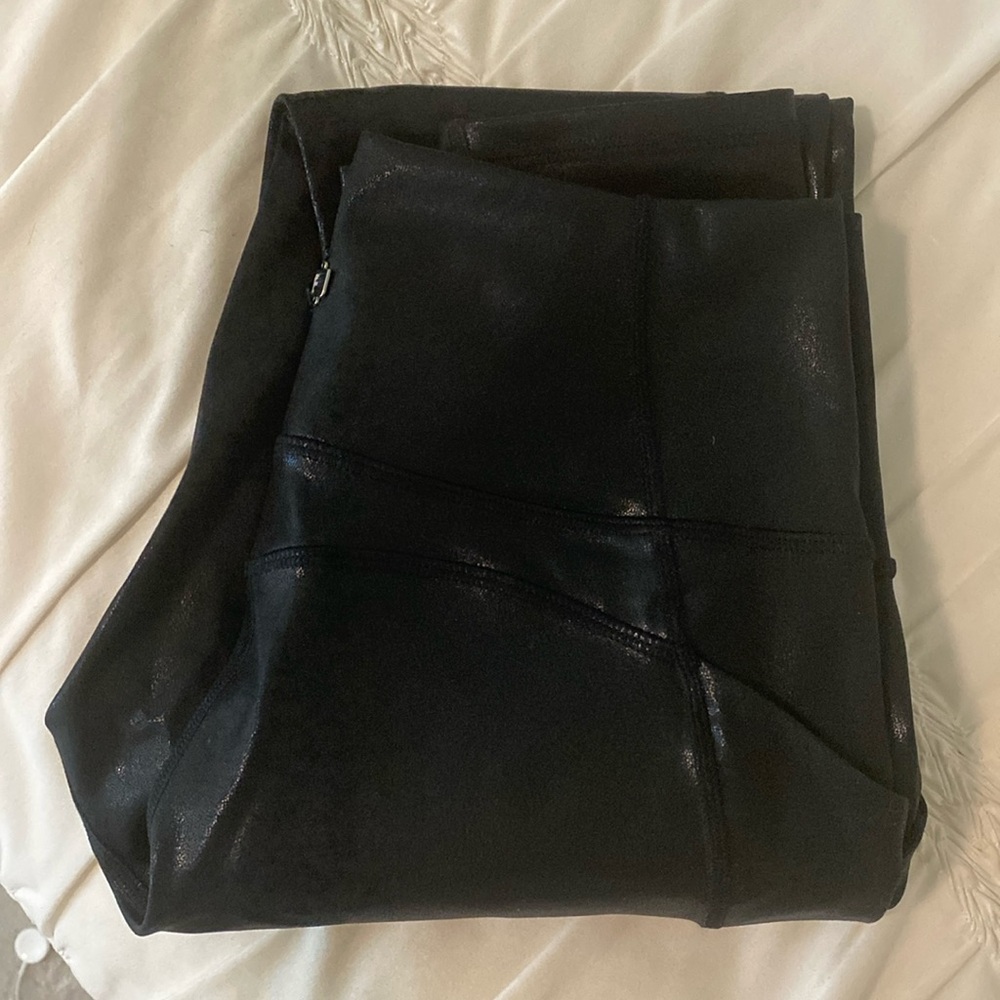 Fabletics leggings with pockets